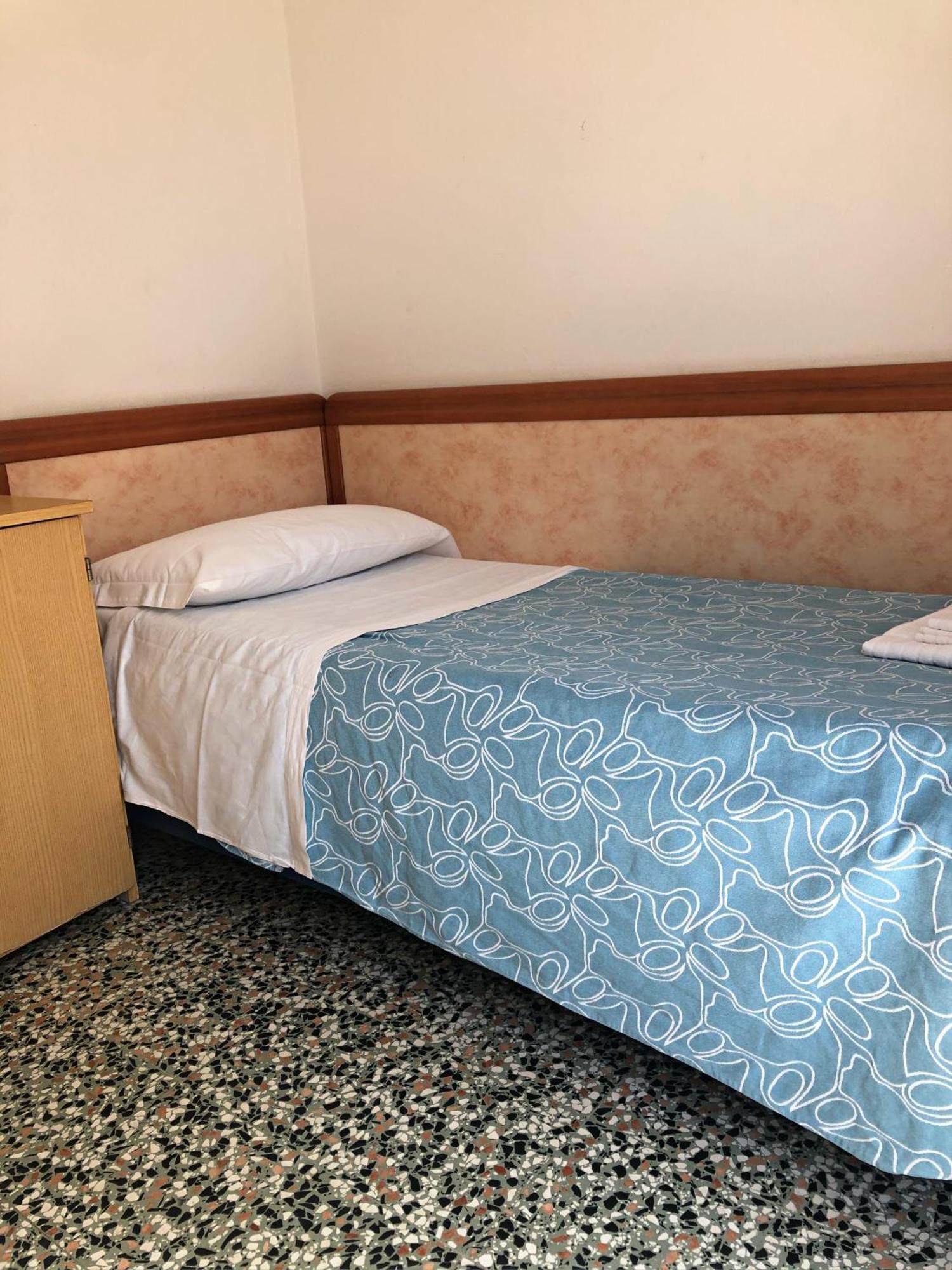 Hotel Del Falco Cervia Buitenkant foto