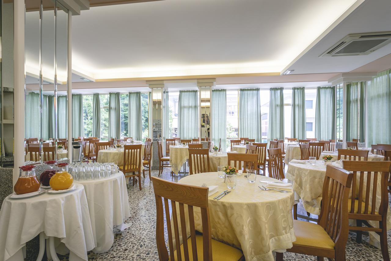 Hotel Del Falco Cervia Buitenkant foto