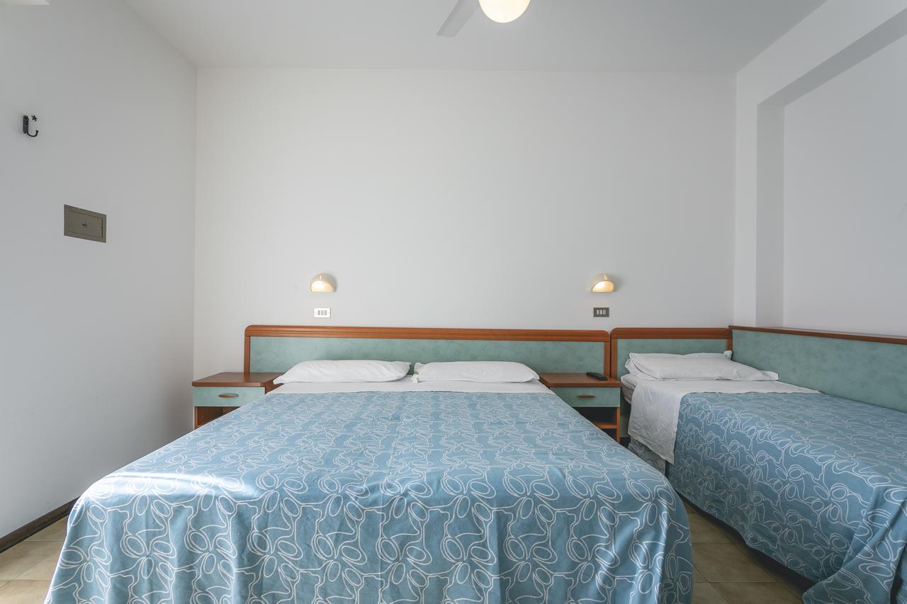 Hotel Del Falco Cervia Buitenkant foto