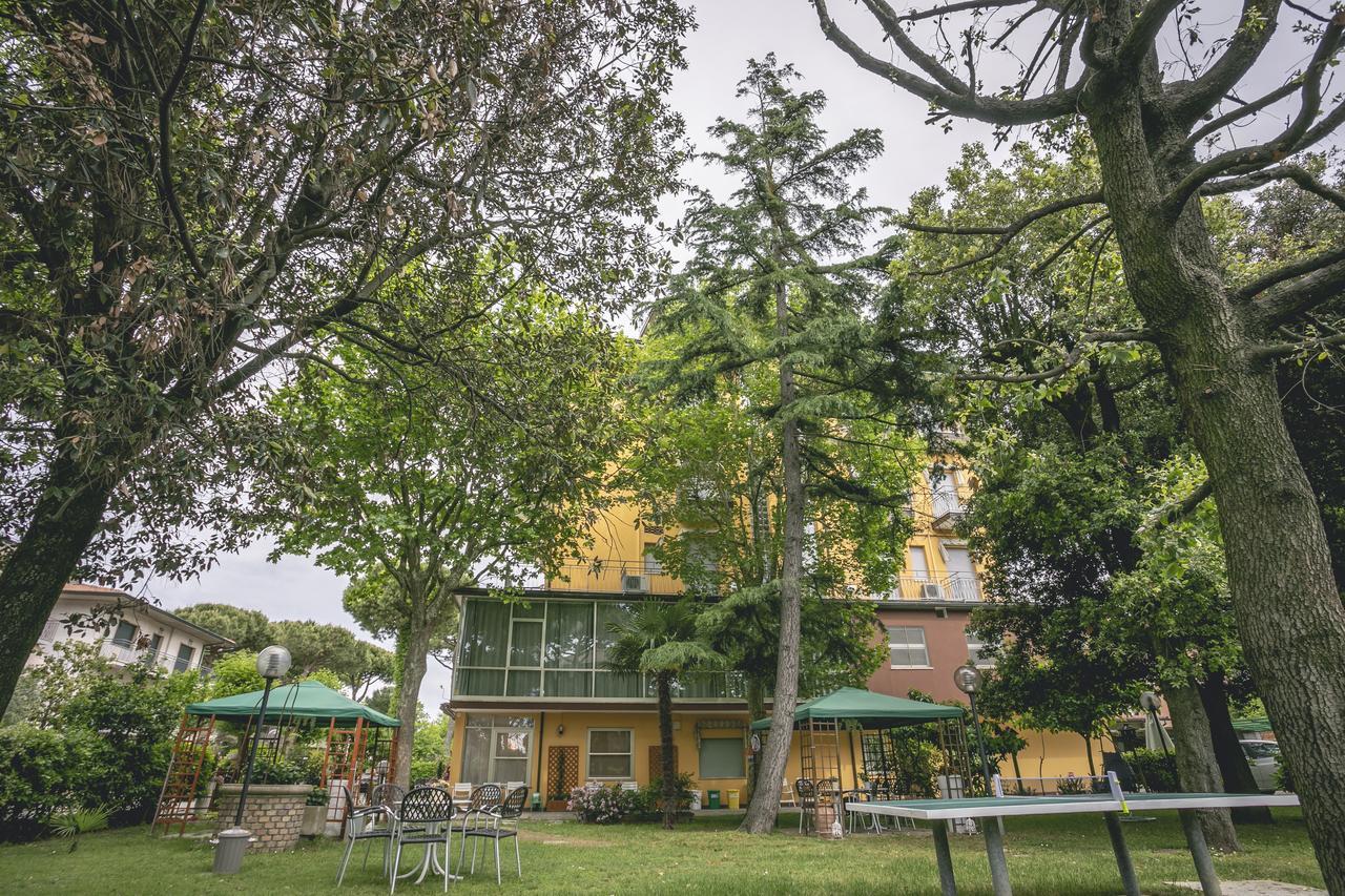 Hotel Del Falco Cervia Buitenkant foto
