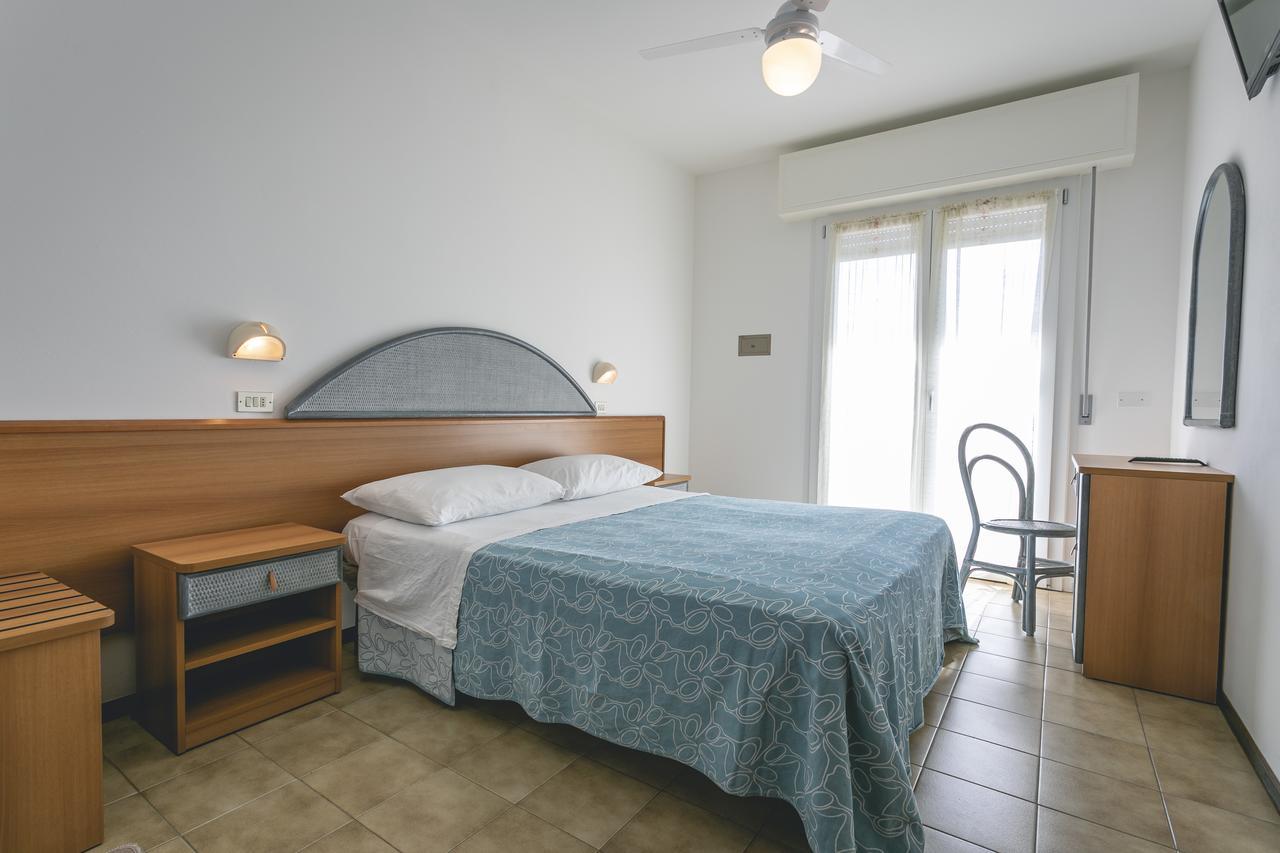 Hotel Del Falco Cervia Buitenkant foto
